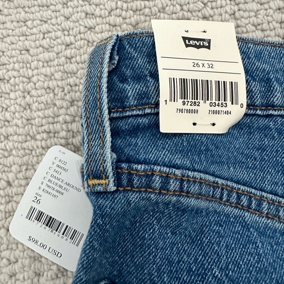 NWT Levi’s jeans - Picture 3 of 3